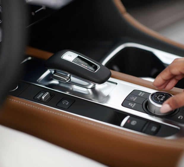 2023 INFINITI QX60 Key Features - Wireless Apple CarPlay® integration | INFINITI of Northern Kentucky in Fort Wright KY